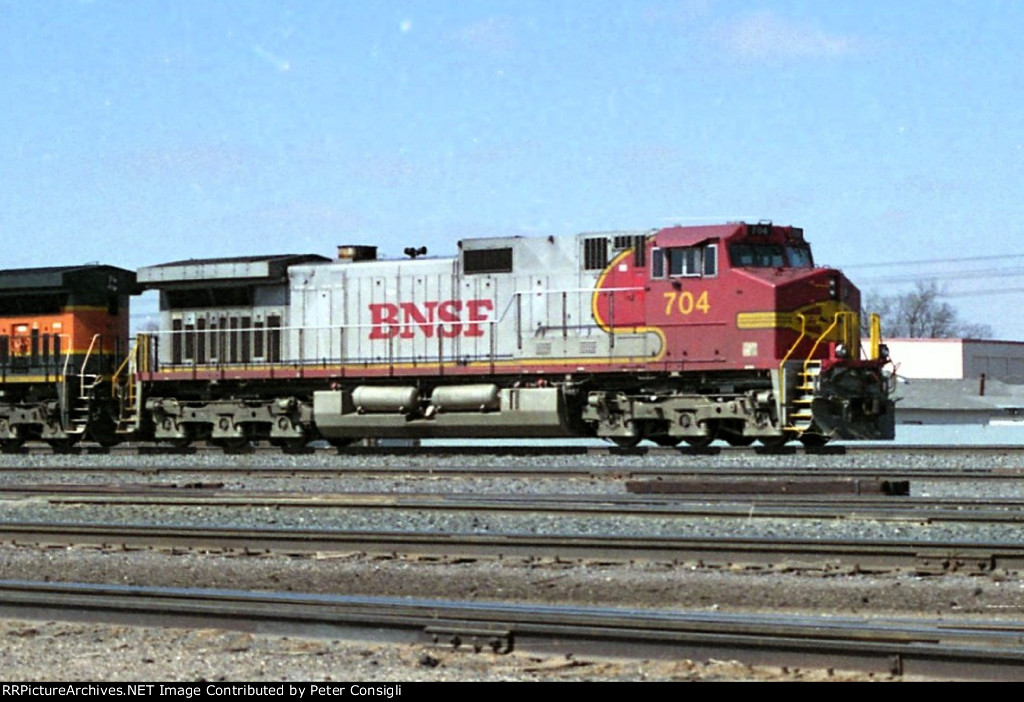 BNSF 704